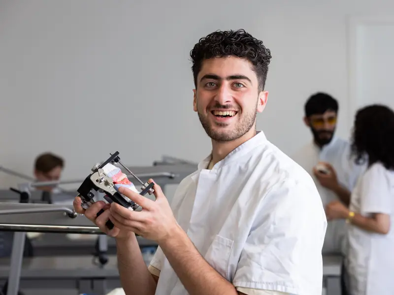 25665 DHTA Tandtechnicus Prothese Student Yousef MBO Amersfoort