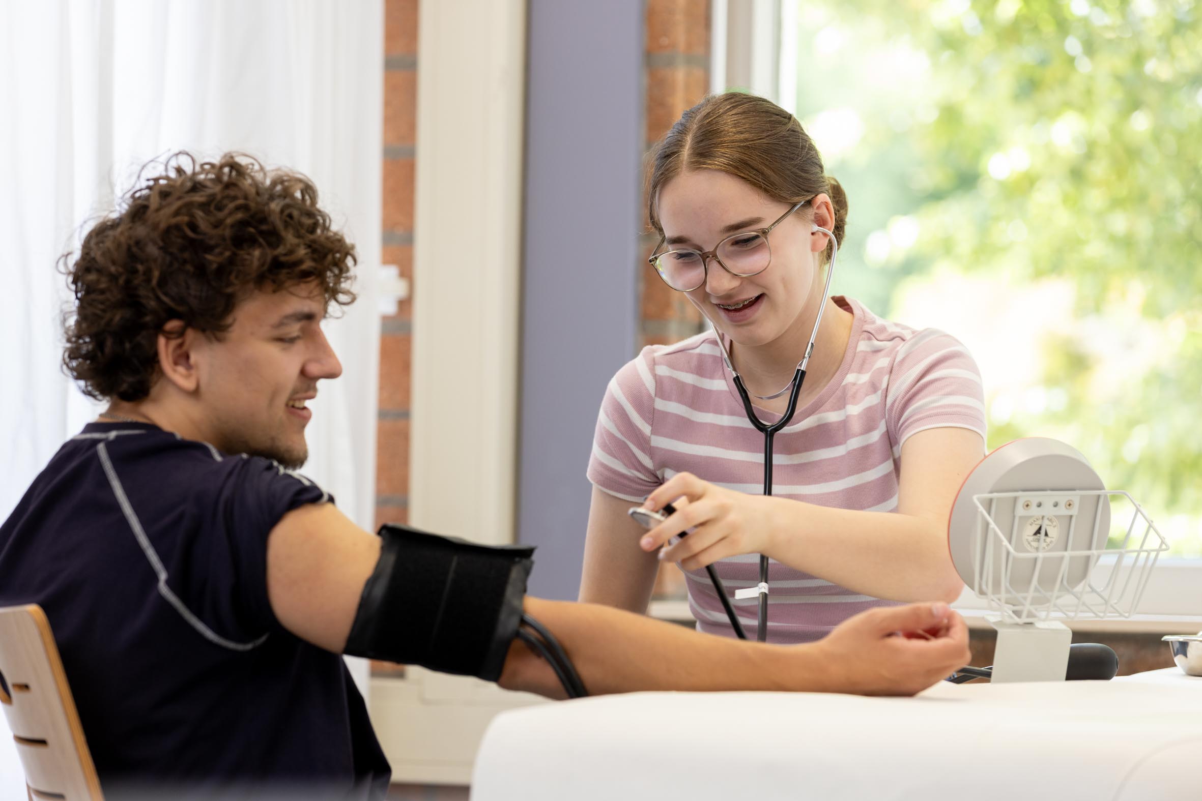 27142 Doktersassistent Studenten Jophien Kocks Nickolas Parchevskyi Madelein Constandse Exp. Date 06 2031 MBO Amersfoort